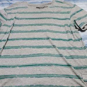 Hoodiebuddie Shirt with built in earbuds